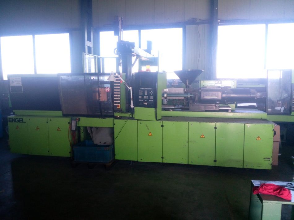 Engel ES 700/145 , CC 90, Mit Roboter und Schutzkabine