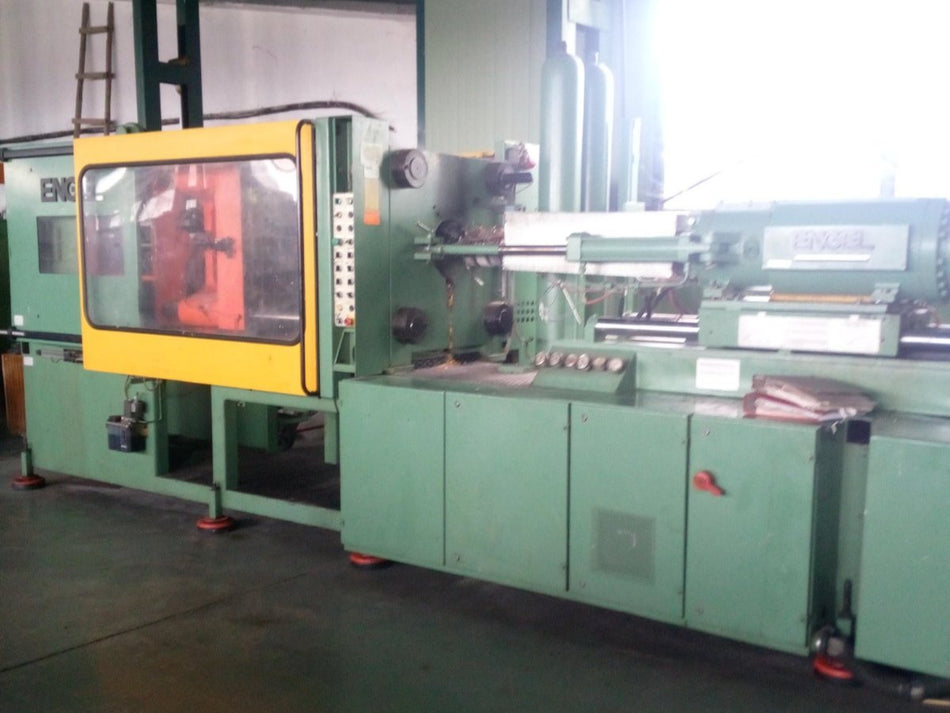 Engel ES 700/300, CC 90, mit Hydraulikakkumulatoren (Speicher)